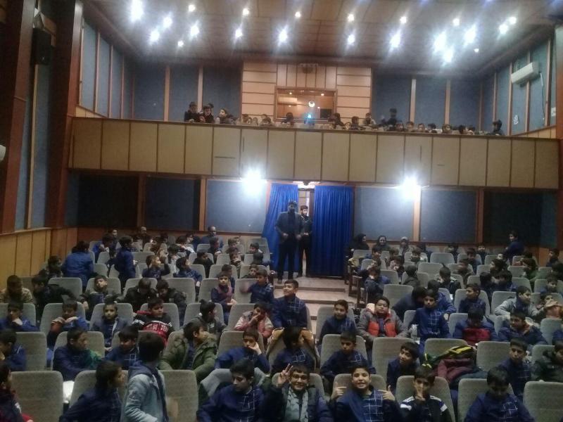 http://www.parvareshi20.ir/files/96-97/namayeshfilm/photo_2017-12-09_12-14-16.jpg